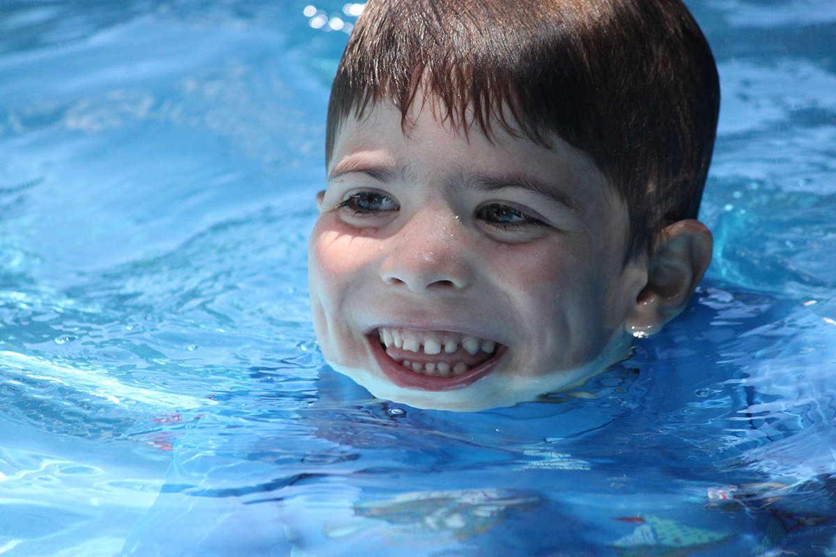 ÉDITO : Souriez en premier!